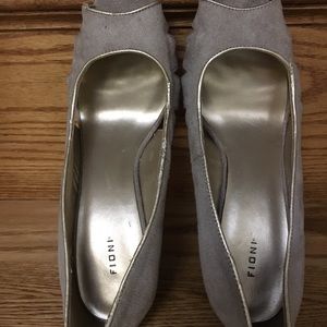 Fioni peep toe high heels size 8 wide